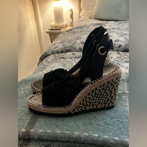 Vince Camuto Black Wedges